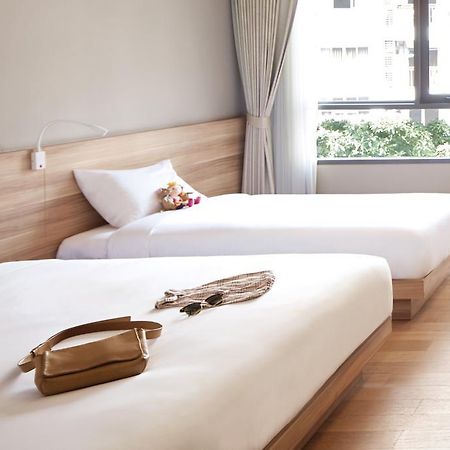 Happy 3 Hotel Bangkok Bagian luar foto