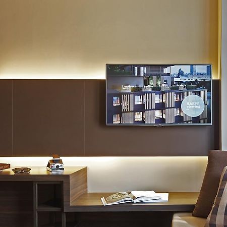 Happy 3 Hotel Bangkok Bagian luar foto