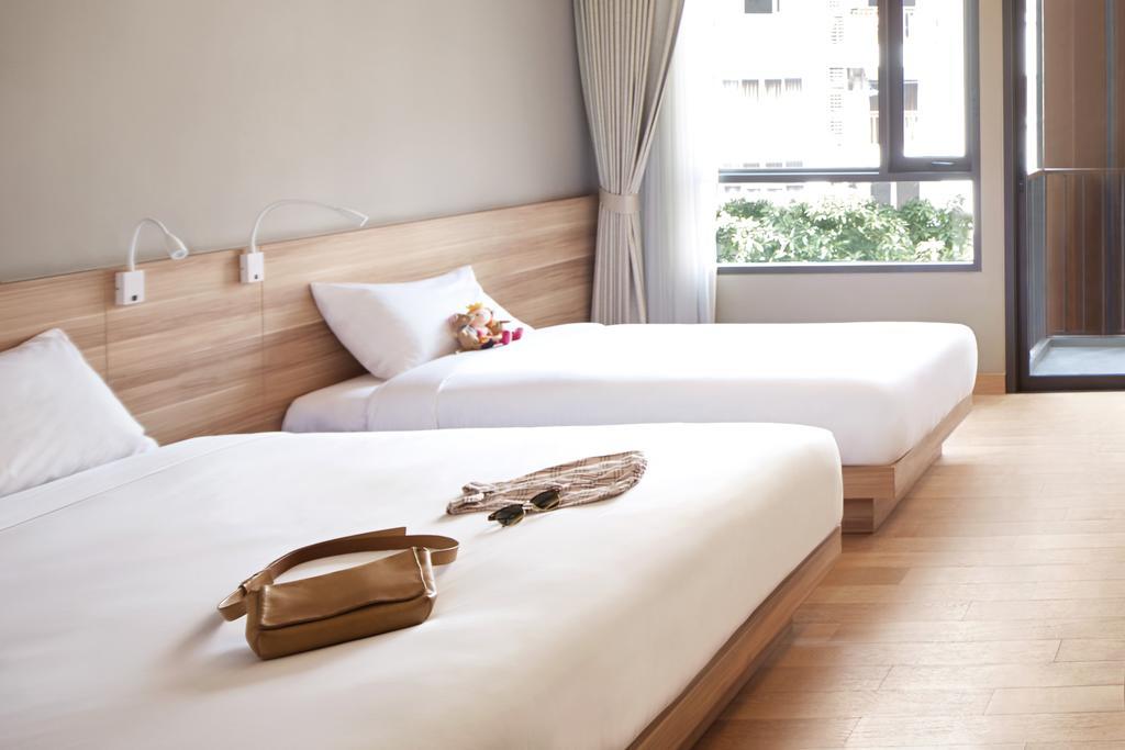 Happy 3 Hotel Bangkok Bagian luar foto