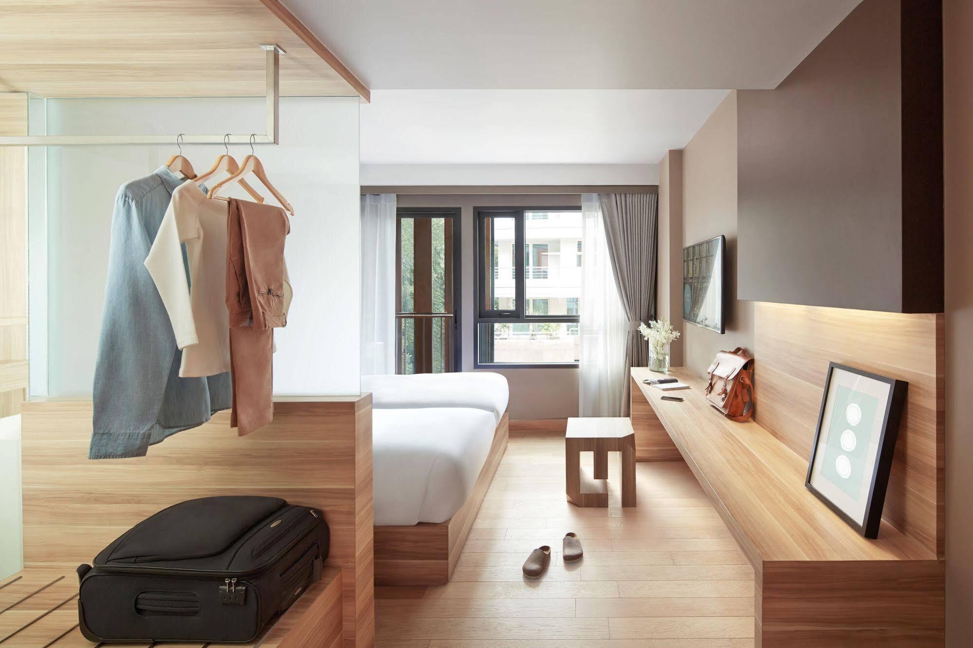 Happy 3 Hotel Bangkok Bagian luar foto