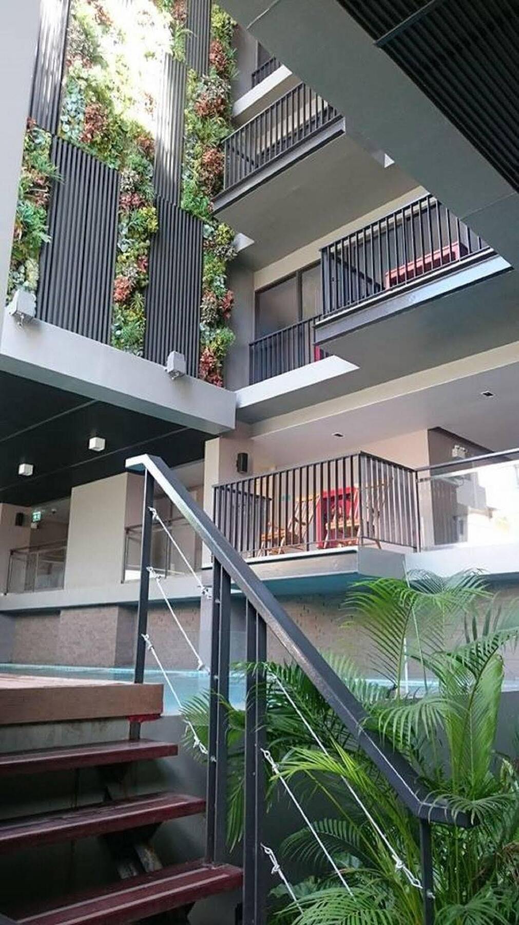 Happy 3 Hotel Bangkok Bagian luar foto